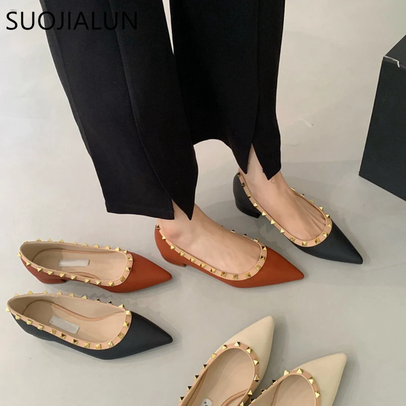 SUOJIALUN 2023 New Brand Spring Women Pumps Shoes Fashion Rivet Pointed Toe Slip On Ladies Office Dress Shoes Low Heel Pumps
SUOJIALUN 2023 New Brand Spring Women Pumps Shoes Fashion Rivet Pointed Toe Slip On Ladies Office Dress Shoes Low Heel Pumps