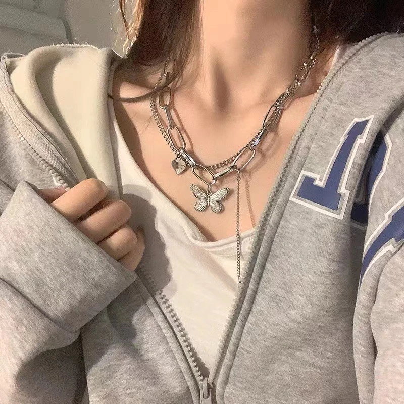 Fashion Pearl Butterfly Pendant Pearl Chain Necklace For Women Trendy Women's Choker Neck Chain Female Jewelry 2022 Gift Friends
Fashion Pearl Butterfly Pendant Pearl Chain Necklace For Women Trendy Women's Choker Neck Chain Female Jewelry 2022 Gift Friends