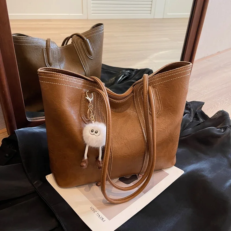 High Quality New Tote Bag Fashion Versatile Casual Style Shoulder Bag Hot Selling Large Capacity Commuting Simple Handbag
High Quality New Tote Bag Fashion Versatile Casual Style Shoulder Bag Hot Selling Large Capacity Commuting Simple Handbag