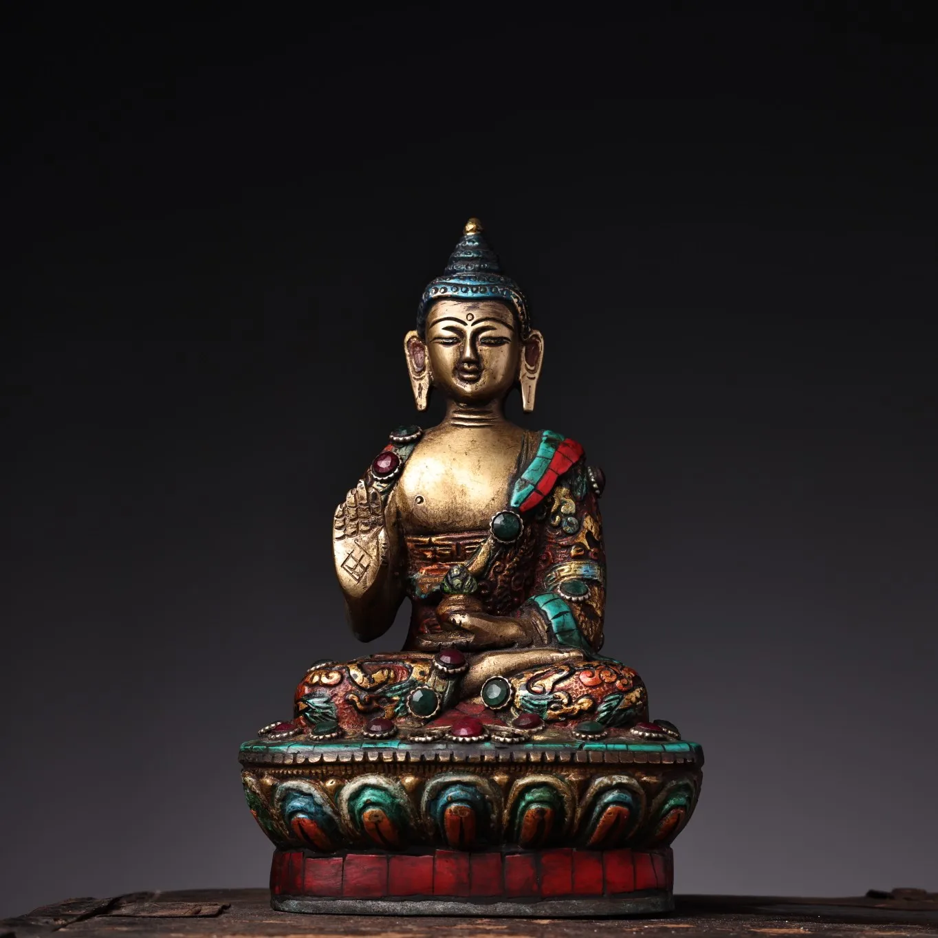 7"Tibetan Temple Collection Bronze Outline in gold Mosaic Gem Sakyamuni Buddha Dragon pattern Lotus Platform Worship hall
7"Tibetan Temple Collection Bronze Outline in gold Mosaic Gem Sakyamuni Buddha Dragon pattern Lotus Platform Worship hall