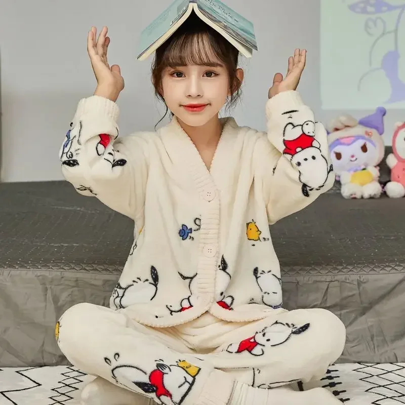 Sanrio animation Cinnamoroll Kuromi cartoon children's winter plush pajamas high-looking thickened parent-child home clothes set
Sanrio animation Cinnamoroll Kuromi cartoon children's winter plush pajamas high-looking thickened parent-child home clothes set