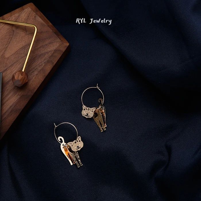 Retro Three-dimensional Can Be Shaken Large Earrings Japanese System To Get Weird Cute Animal Earrings Ear Clips
Retro Three-dimensional Can Be Shaken Large Earrings Japanese System To Get Weird Cute Animal Earrings Ear Clips