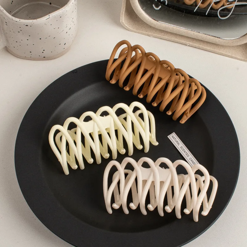 New Solid Color Large Claw Clip Crab Barrette Women Frosted Cross Hair Claws Clip Ponytail Clip Headwear Hair Accessories Gifts
New Solid Color Large Claw Clip Crab Barrette Women Frosted Cross Hair Claws Clip Ponytail Clip Headwear Hair Accessories Gifts