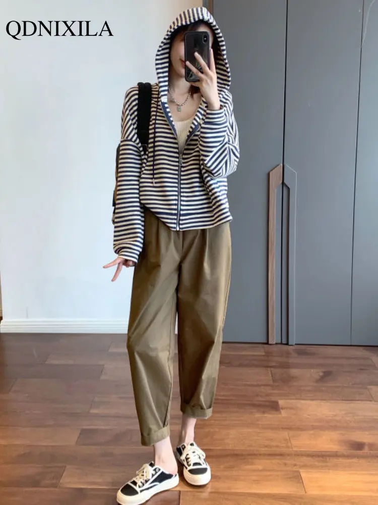 2023 Autumn Winter Leisure Suits Striped Hooded Womens Two Peice Female Set Elastic High Waist Casual Pants Ensemble Femme
2023 Autumn Winter Leisure Suits Striped Hooded Womens Two Peice Female Set Elastic High Waist Casual Pants Ensemble Femme