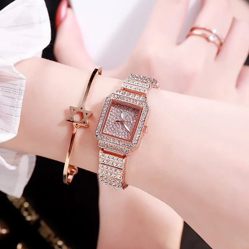Explosive New Personality Square Small Watch Fashion Trend Women's Watch Full Diamond Alloy Quartz Ladies Watch
Explosive New Personality Square Small Watch Fashion Trend Women's Watch Full Diamond Alloy Quartz Ladies Watch