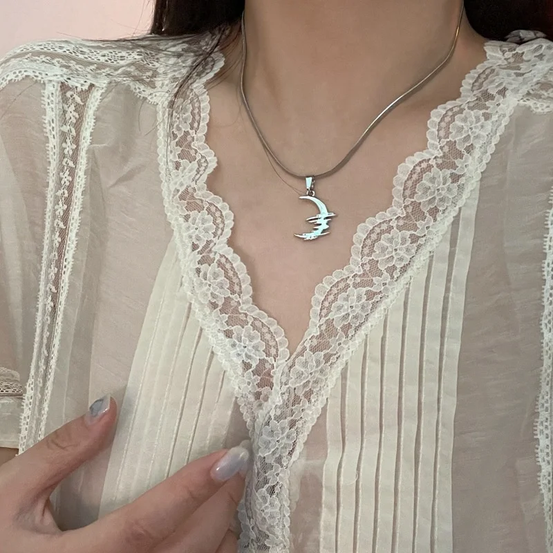 High Quality Clavicle Blade Chains Dropshipping Women Gold Silver Color Stainless Steel Moon Snake Choker Necklace Chain
High Quality Clavicle Blade Chains Dropshipping Women Gold Silver Color Stainless Steel Moon Snake Choker Necklace Chain