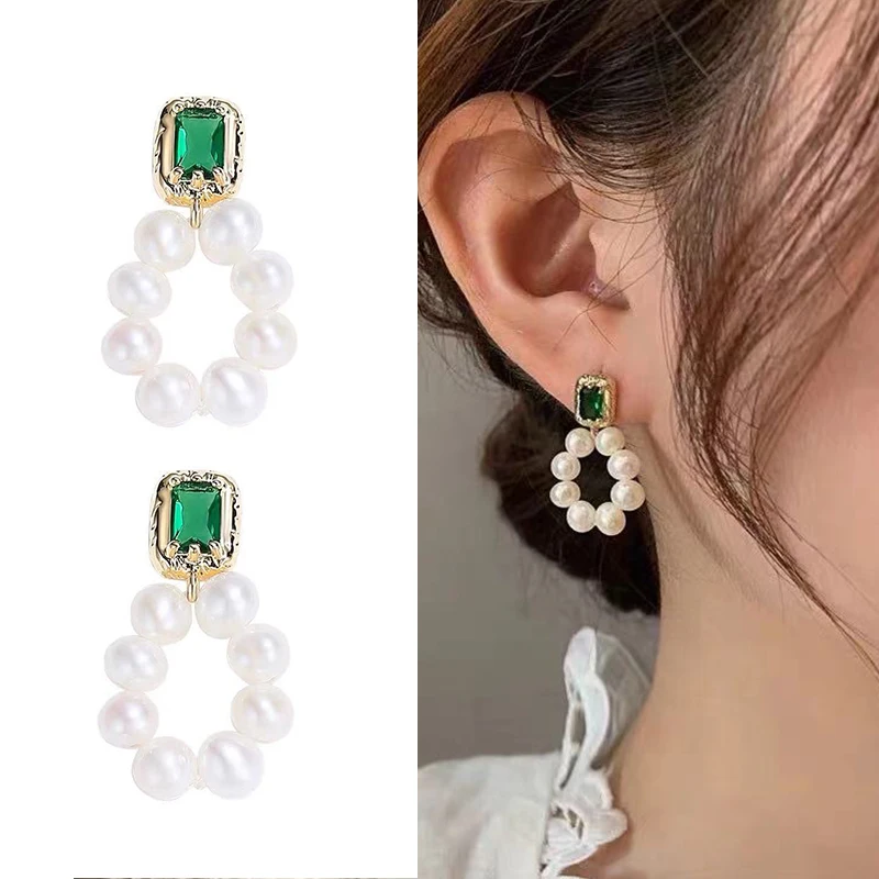 Classic Imitation Pearl Baroque Women's Pendant Earrings 2023 Korean Fashion Green Crystal Sweet Girl Jewelry
Classic Imitation Pearl Baroque Women's Pendant Earrings 2023 Korean Fashion Green Crystal Sweet Girl Jewelry