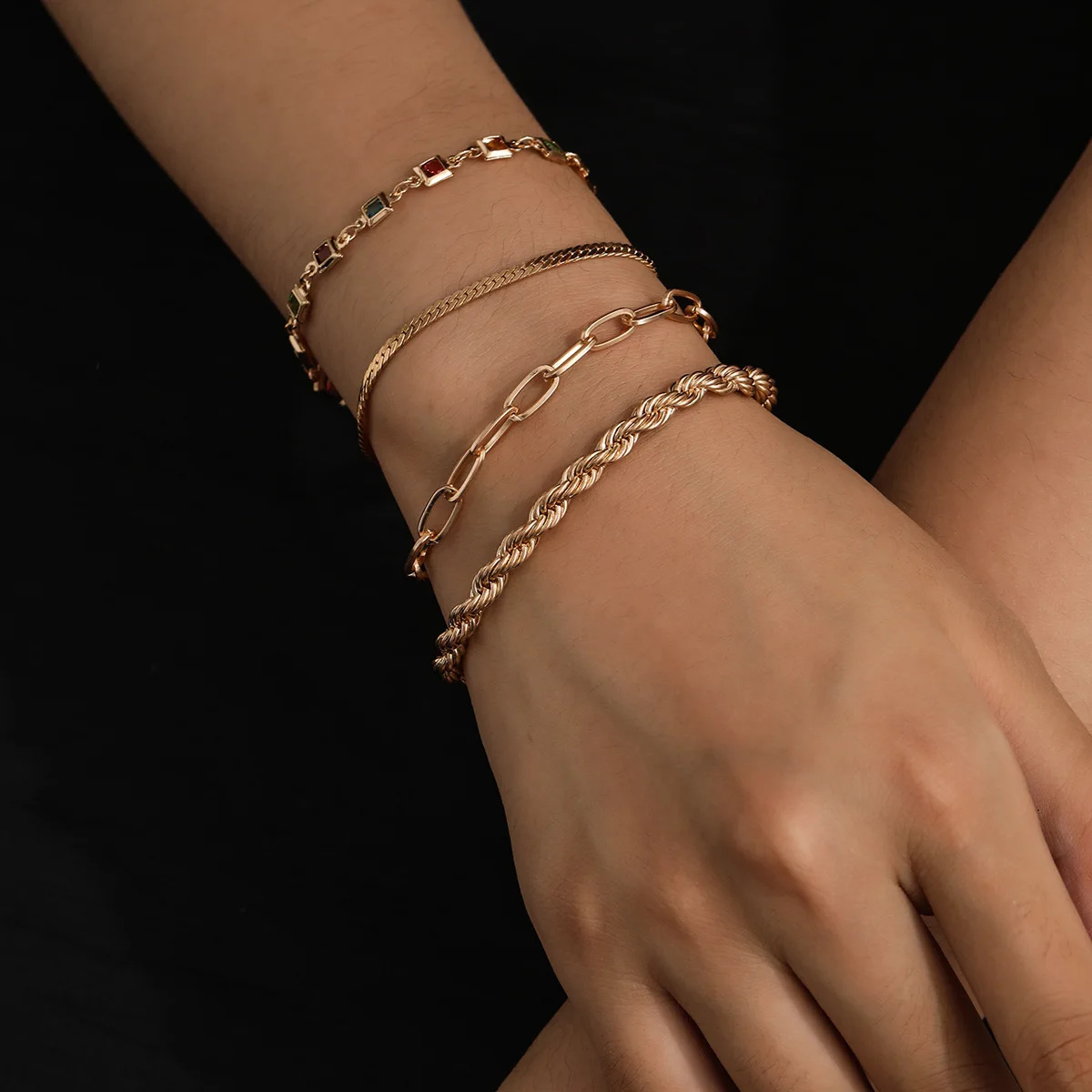 GD 4Pcs/Set Bohemian Punk Cuban Chain Bracelets Set for Women Thick Gold Color Rhinestone Bracelets Bangles
GD 4Pcs/Set Bohemian Punk Cuban Chain Bracelets Set for Women Thick Gold Color Rhinestone Bracelets Bangles