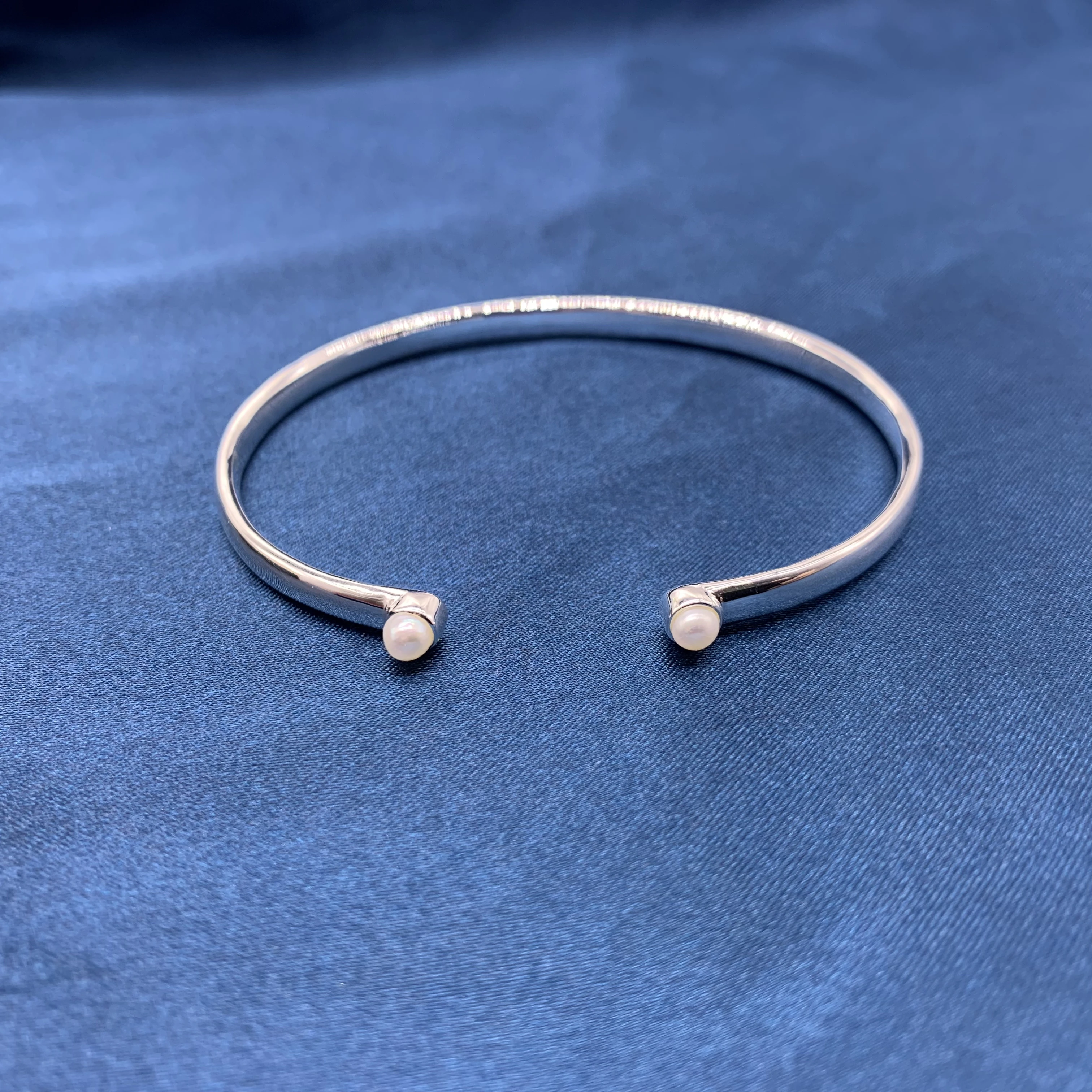 2022 New 925 Silver Bague Femme Argent Gold Bracelet Ladies Pearl Chain Exquisite Spanish Bear Jewelry 918441590 bead bracelet
2022 New 925 Silver Bague Femme Argent Gold Bracelet Ladies Pearl Chain Exquisite Spanish Bear Jewelry 918441590 bead bracelet