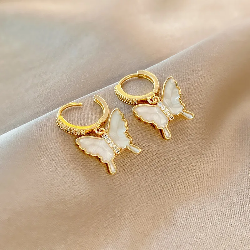 Women Hanging Earrings 2021 Trend Woman Earings Jewelry Butterfly Copper Stones Hoop Earrings Korean Fashion Piercing Ear Rings
Women Hanging Earrings 2021 Trend Woman Earings Jewelry Butterfly Copper Stones Hoop Earrings Korean Fashion Piercing Ear Rings