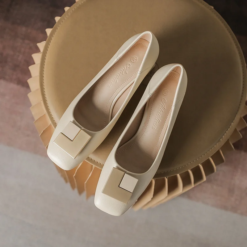 Женские кожаные лоферы на толстом каблуке, повседневные туфли с квадратным носком и металлической пряжкой, Корейская версия, для работы, но...
Женские кожаные лоферы на толстом каблуке, повседневные туфли с квадратным носком и металлической пряжкой, Корейская версия, для работы, но...