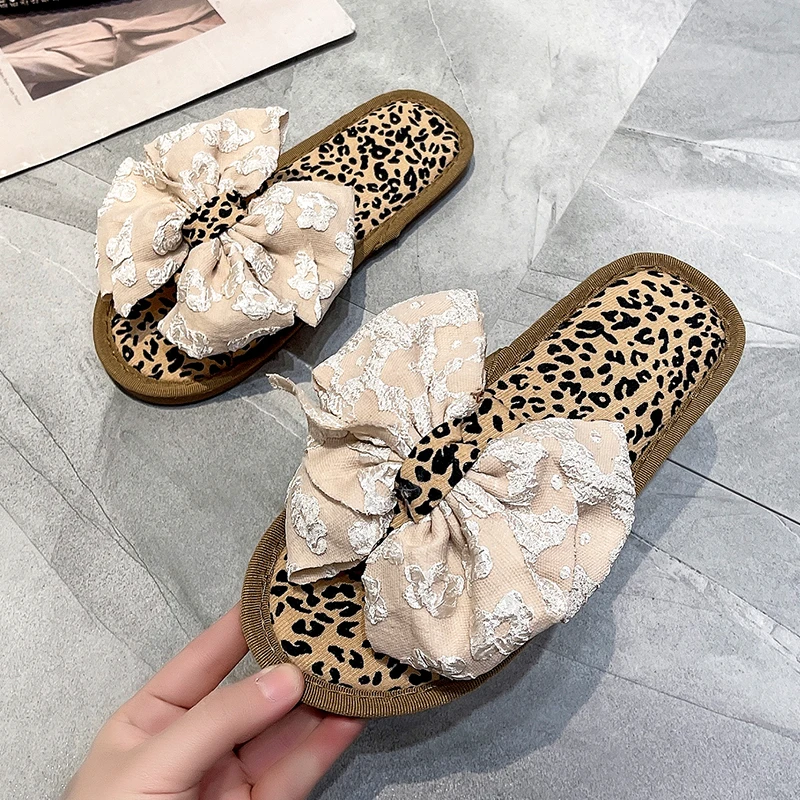 Women Slides Fluffy Bow Leopard Fashion Shoes Embroidery High Quality Flat Slippers Women 2022 New Casual Summer Shoes Sandalias
Women Slides Fluffy Bow Leopard Fashion Shoes Embroidery High Quality Flat Slippers Women 2022 New Casual Summer Shoes Sandalias