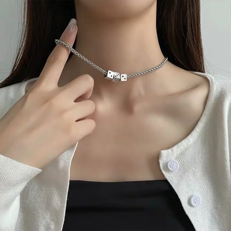 Retro Geometric Trend Dice Twisted Necklace Chain Clavicle Chain Hip Hop Chic Design Necklace Female with Delicate Box
Retro Geometric Trend Dice Twisted Necklace Chain Clavicle Chain Hip Hop Chic Design Necklace Female with Delicate Box