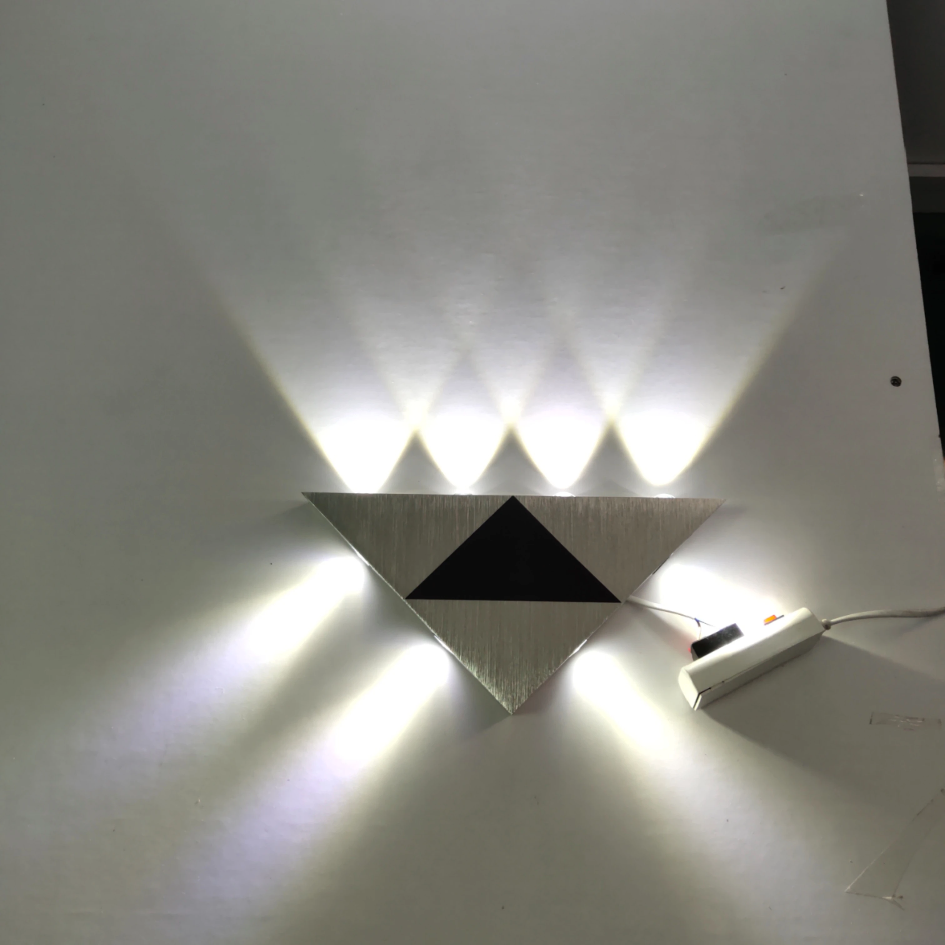 Modern Led Wall Lamp 8W Aluminum Triangle Wall Light For Bedroom Home Lighting Luminaire Bathroom Light Fixture Wall Sconce
Modern Led Wall Lamp 8W Aluminum Triangle Wall Light For Bedroom Home Lighting Luminaire Bathroom Light Fixture Wall Sconce