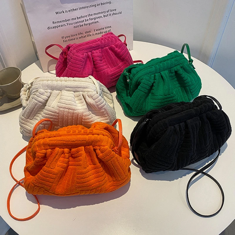 Fashion Women Cloth Bag Luxury New Towel Bag Handbag Winter Winter Women Trend Bucket Bags Chain Shoulder Messenger Bag Purse
Fashion Women Cloth Bag Luxury New Towel Bag Handbag Winter Winter Women Trend Bucket Bags Chain Shoulder Messenger Bag Purse