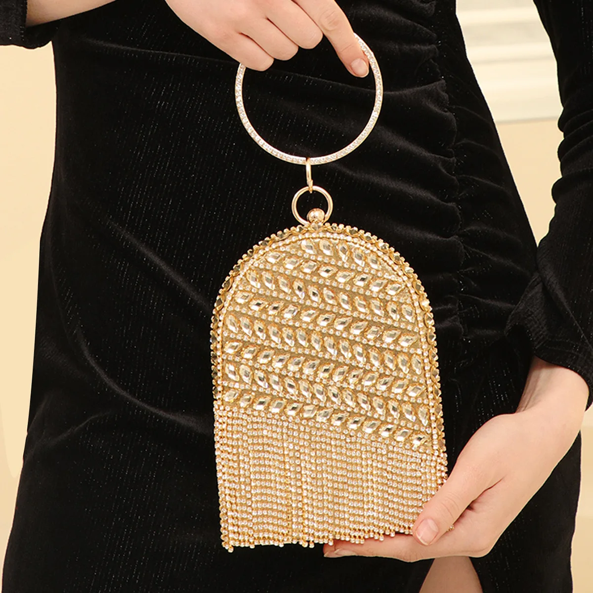New Diamond Evening Clutch Bags Tassel Banquet Wallets Round Party Shoulder Bags Mini Bling Wallets For Girls Drop Shipping 
New Diamond Evening Clutch Bags Tassel Banquet Wallets Round Party Shoulder Bags Mini Bling Wallets For Girls Drop Shipping