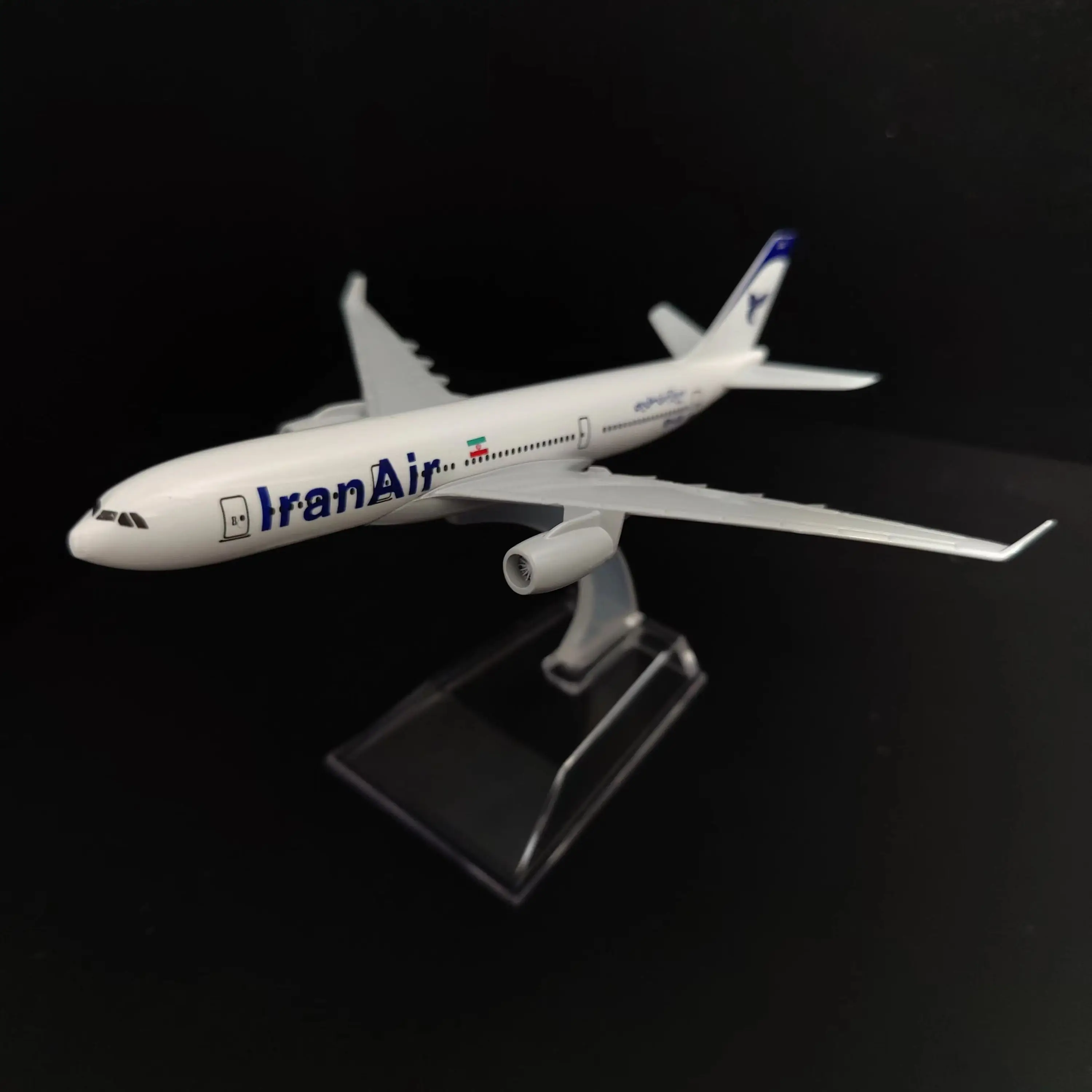 Копия металлического авиационного самолета в масштабе 1:400, Иран A330, миниатюрная модель самолета с самолетом самолета, Детские Подарочные иг...
Копия металлического авиационного самолета в масштабе 1:400, Иран A330, миниатюрная модель самолета с самолетом самолета, Детские Подарочные иг...