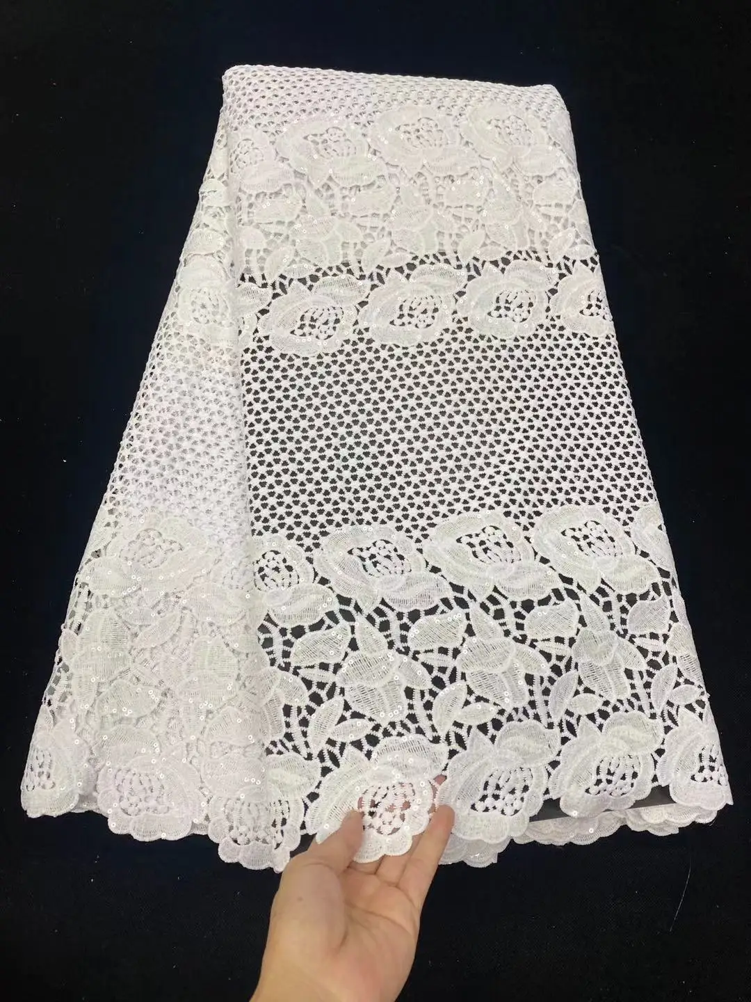 Pure White Lace Fabric 2021 High Quality Lace Nigerian Sequin Lace Fabric French Milk Silk Fabric For Wedding Dress A1106
Pure White Lace Fabric 2021 High Quality Lace Nigerian Sequin Lace Fabric French Milk Silk Fabric For Wedding Dress A1106