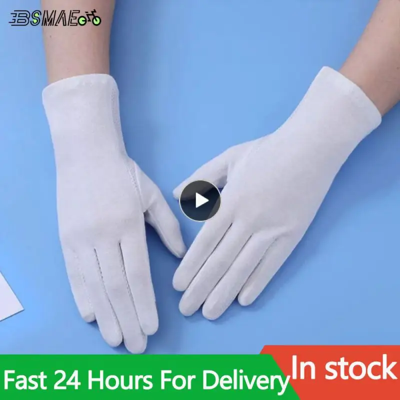 Anti Slip Particles On The Palm And Fingers Half Finger Cycling Gloves High Quality Ice Silk Fabric Uv Resistant Lace Gloves
Anti Slip Particles On The Palm And Fingers Half Finger Cycling Gloves High Quality Ice Silk Fabric Uv Resistant Lace Gloves