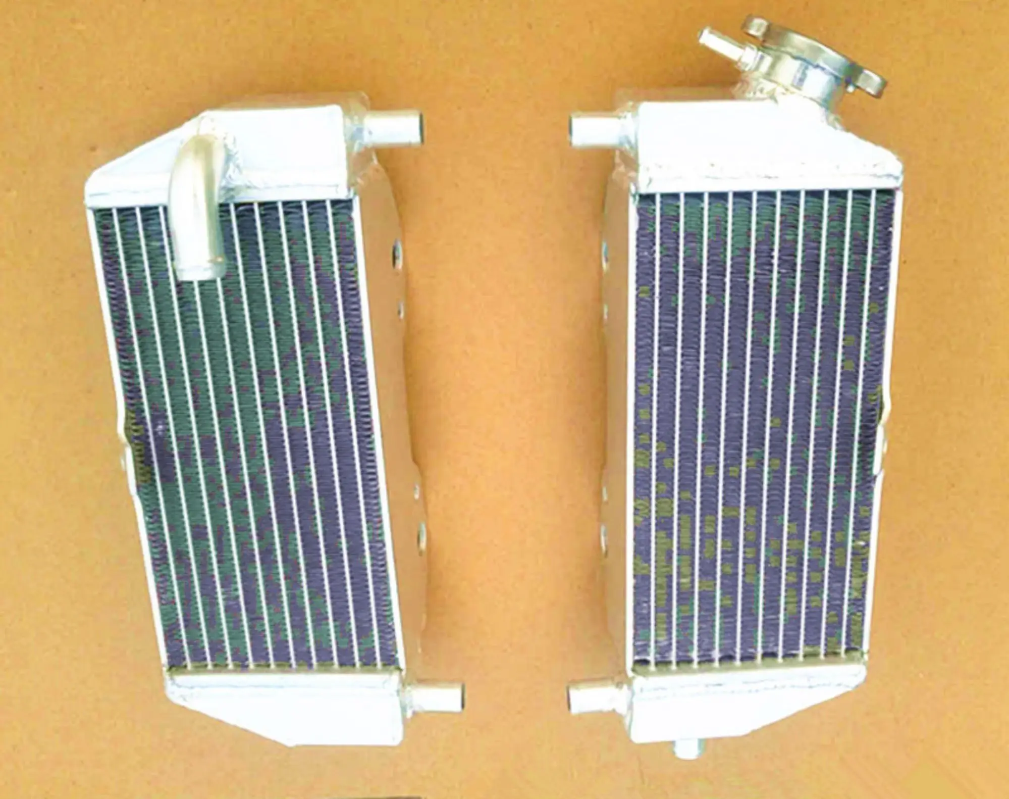 Алюминиевый радиатор для Kawasaki KX250 KX 250 1994-2004 годов, охладитель охлаждающей жидкости 1994 1995 1996 1997 1998 1999 2000 2001 2002 2003 
Алюминиевый радиатор для Kawasaki KX250 KX 250 1994-2004 годов, охладитель охлаждающей жидкости 1994 1995 1996 1997 1998 1999 2000 2001 2002 2003