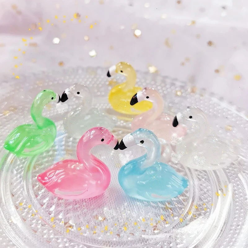2Pcs Mini luminous cygnet ornaments shooting scene props resin three-dimensional swan
2Pcs Mini luminous cygnet ornaments shooting scene props resin three-dimensional swan