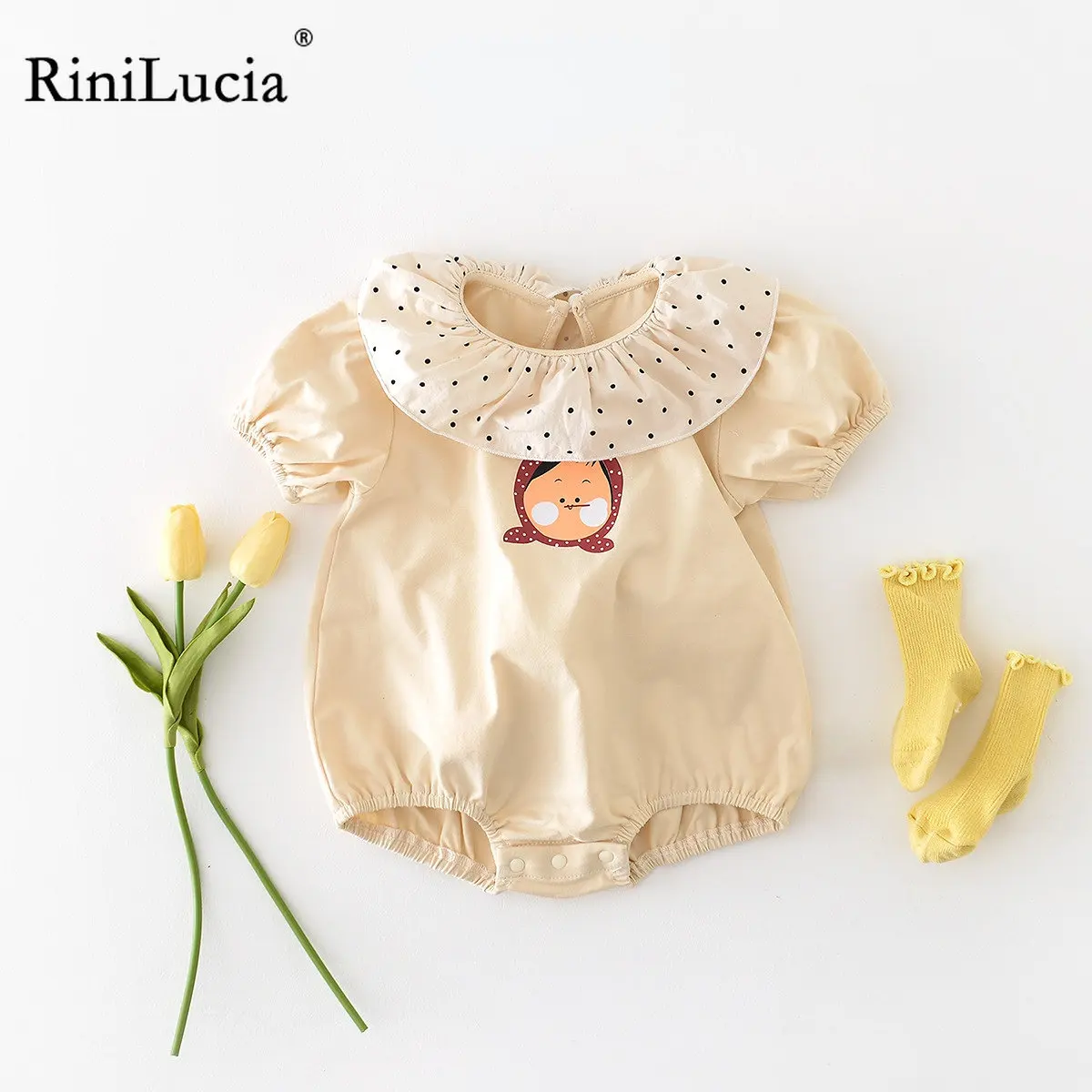 Детский комбинезон в горошек, с коротким рукавом и оборками 
Детский комбинезон в горошек, с коротким рукавом и оборками