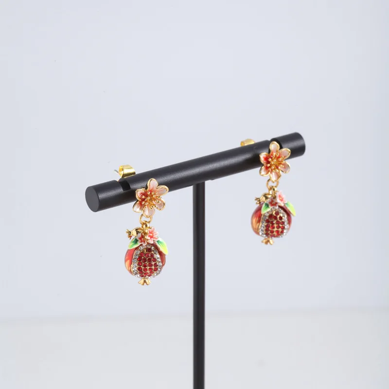 European and American Jewelry Hand-painted Enamel Glaze Small and Delicate Pomegranate Flowers Sweet Temperament Earrings 
European and American Jewelry Hand-painted Enamel Glaze Small and Delicate Pomegranate Flowers Sweet Temperament Earrings