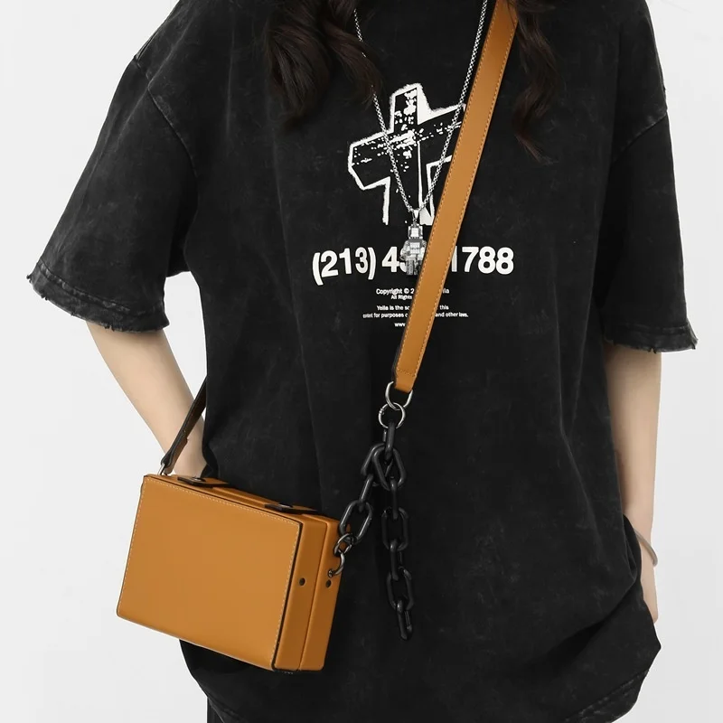 Маленькие сумки-мессенджеры на плечо для женщин и мужчин, корейская модная Студенческая сумка через плечо из искусственной кожи для подростков, сумки унисекс для телефона 2023
Маленькие сумки-мессенджеры на плечо для женщин и мужчин, корейская модная Студенческая сумка через плечо из искусственной кожи для подростков, сумки унисекс для телефона 2023