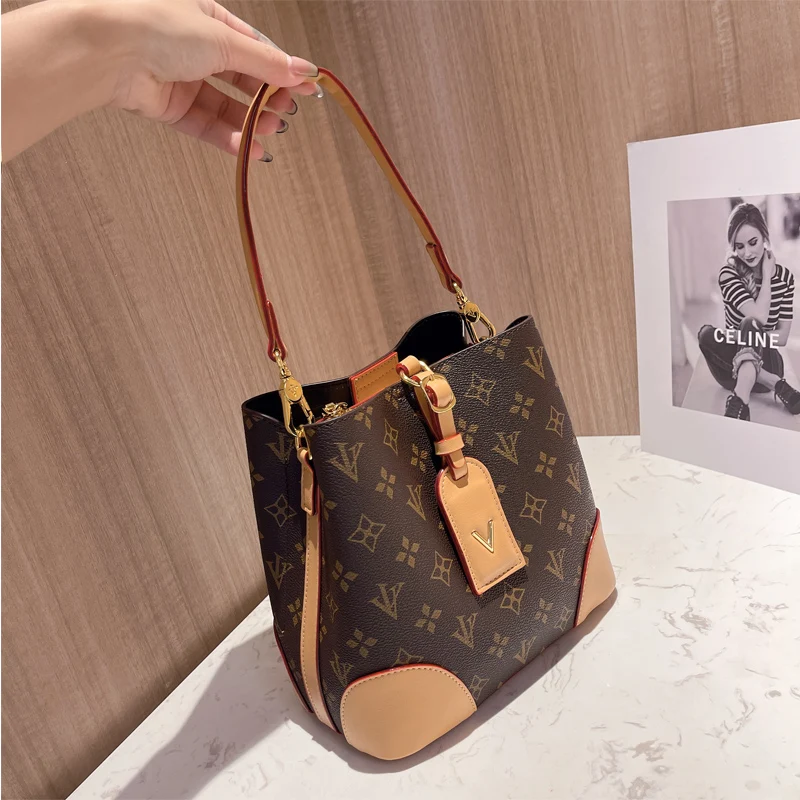 Textured Women Bag 2022 Fashion Retro Bucket Bag Fashion All-match Portable Messenger Bag Old Flower Commuter Bag Tide
Textured Women Bag 2022 Fashion Retro Bucket Bag Fashion All-match Portable Messenger Bag Old Flower Commuter Bag Tide