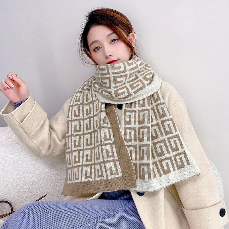 Cashmere Scarf Ladies Autumn And Winter 2021 New Korean Retro Geometric Letters Thickened Warm Student Shawl.
Cashmere Scarf Ladies Autumn And Winter 2021 New Korean Retro Geometric Letters Thickened Warm Student Shawl.