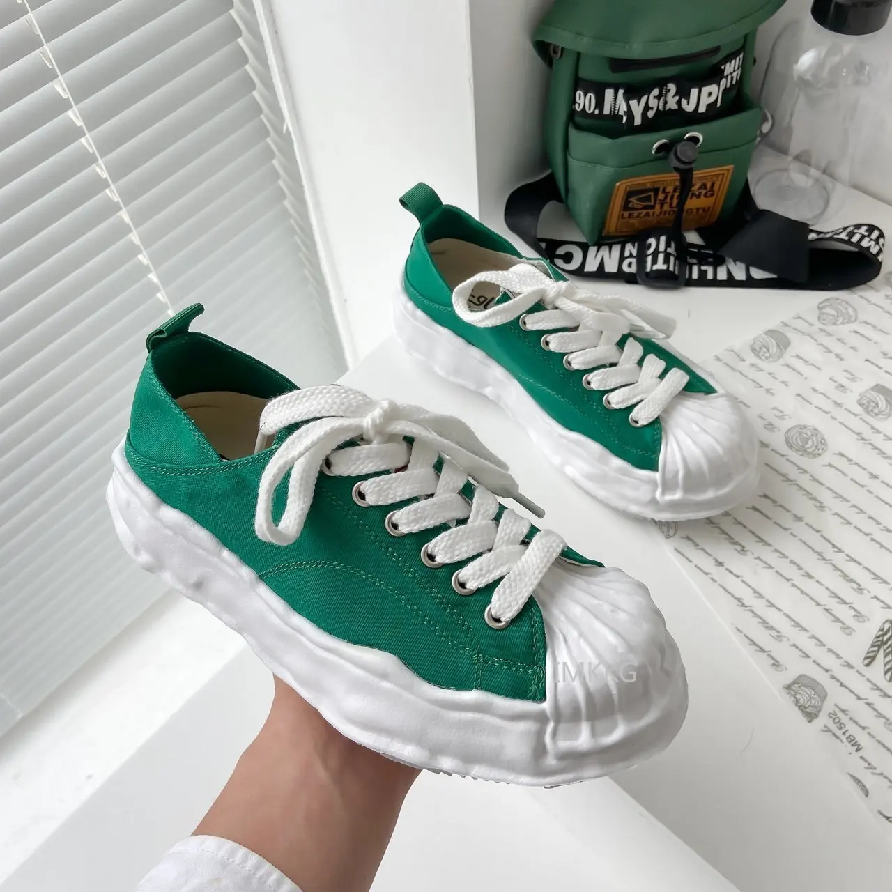 Women Casual Canvas Sports Shoes Korea INS Retro Woman Dissolving Sneakers Female Ugly Cute Comfortable Thick Soled Shoes
Women Casual Canvas Sports Shoes Korea INS Retro Woman Dissolving Sneakers Female Ugly Cute Comfortable Thick Soled Shoes