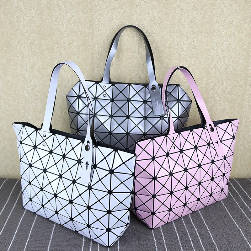 PVC Shiny Rhombus Fashion Design Portable Women Shoulder Bag Ladies Large-capacity Foldable Geometric Versatile Underarm Bag
PVC Shiny Rhombus Fashion Design Portable Women Shoulder Bag Ladies Large-capacity Foldable Geometric Versatile Underarm Bag