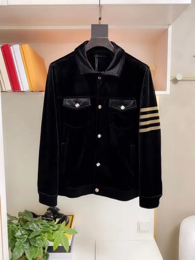 New Autumn TB Men Jacket Luxury Brand Stripes Business Causal Jacket Stand Collar Zipper Jacket Outdoor Sports Coat Windbreaker
New Autumn TB Men Jacket Luxury Brand Stripes Business Causal Jacket Stand Collar Zipper Jacket Outdoor Sports Coat Windbreaker