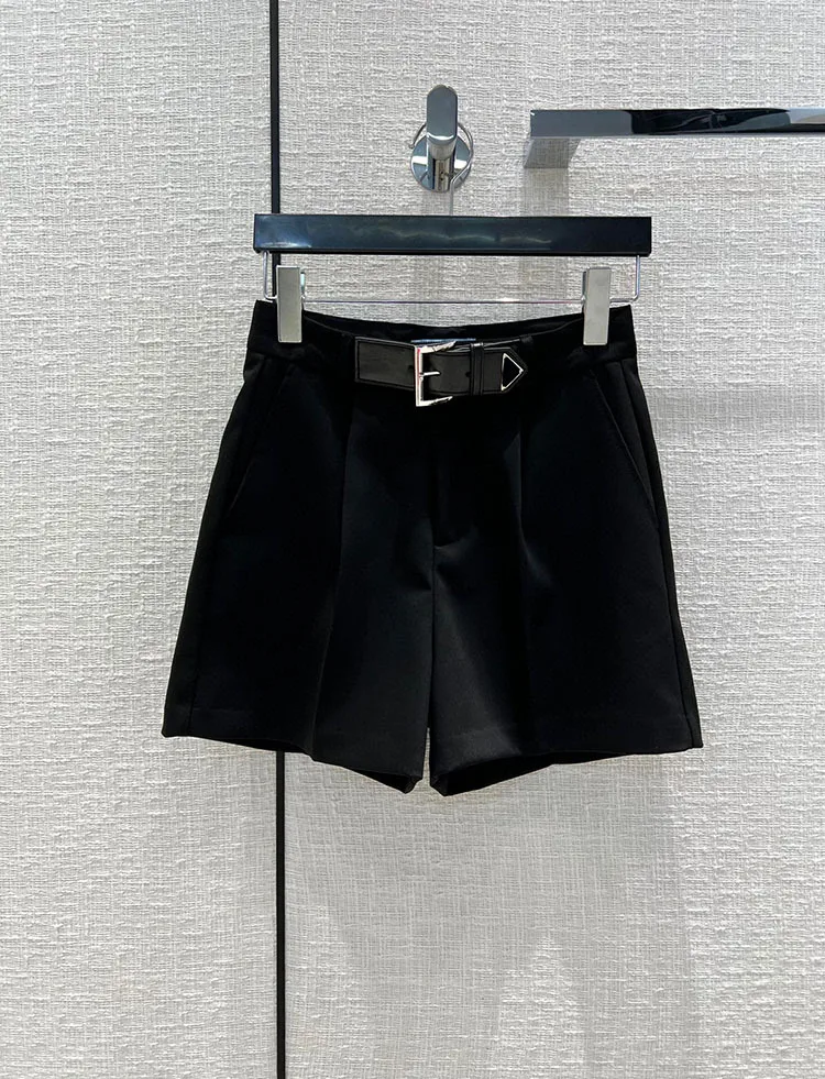 High-end Vintage Black Suit Shorts for Women Top Quality 3D Cut High Waist Straight Shorts Casual Loose Summer Shorts Lady 2022
High-end Vintage Black Suit Shorts for Women Top Quality 3D Cut High Waist Straight Shorts Casual Loose Summer Shorts Lady 2022