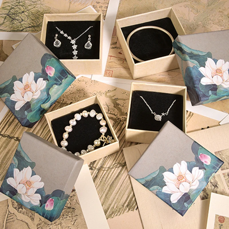 1PCS Fashion Retro Jewelry Packaging Box Bracelet Ring Earrings Pendant Necklace Chinese Style Display Packaging Gift 
1PCS Fashion Retro Jewelry Packaging Box Bracelet Ring Earrings Pendant Necklace Chinese Style Display Packaging Gift