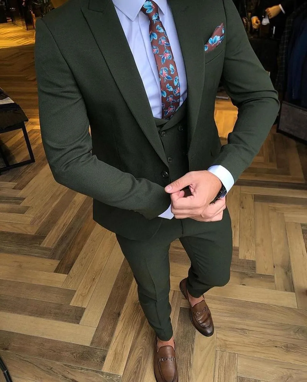 Green Groom Tuxedos Peaked Lapel Mens Dinner Prom Suits Men Suits Wedding/Prom/Dinner Best Man Blazer (Jacket+Vest+Pants)
Green Groom Tuxedos Peaked Lapel Mens Dinner Prom Suits Men Suits Wedding/Prom/Dinner Best Man Blazer (Jacket+Vest+Pants)
