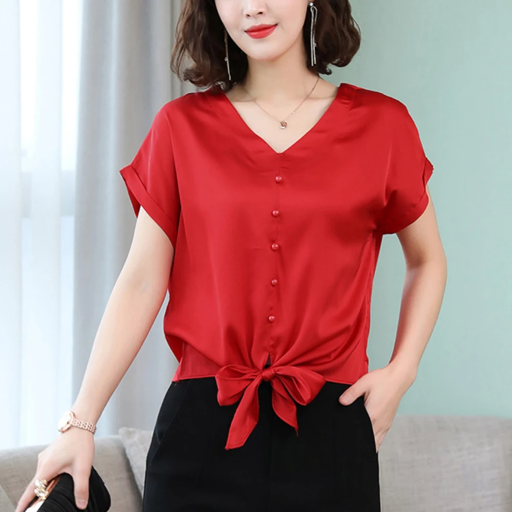 2022 New Women Satin Blouses Korean Fashion V-neck Women's Short-Sleeved Shirts Tops Women Summer Simple Clothing
2022 New Women Satin Blouses Korean Fashion V-neck Women's Short-Sleeved Shirts Tops Women Summer Simple Clothing