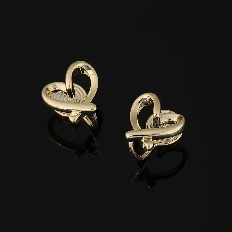 Fashion simple one-piece mosquito coil ear clip hip-hop all-match love temperament earrings female hot sale
Fashion simple one-piece mosquito coil ear clip hip-hop all-match love temperament earrings female hot sale