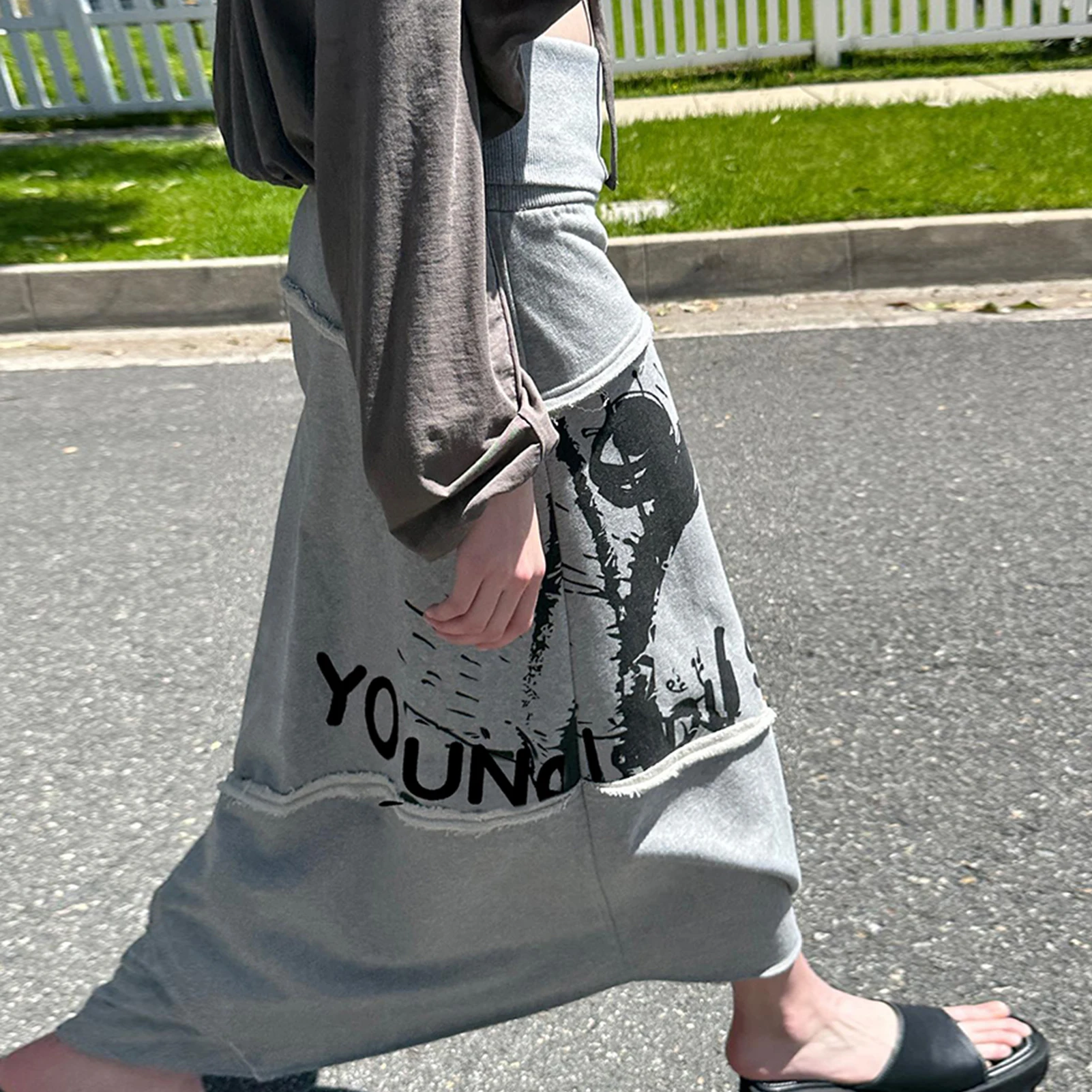 Summer Long Skirt Ladies Grey Midi Skirt Loose Fit Women Solid Color Printed Cargo Skirt H Shaped Y2K Gothic Daily Outfit Faldas
Summer Long Skirt Ladies Grey Midi Skirt Loose Fit Women Solid Color Printed Cargo Skirt H Shaped Y2K Gothic Daily Outfit Faldas