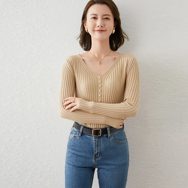 Korean Version Button Pearl Slim Fit Knit Sweater Women's V-Neck Pullover Short Sweater Versatile Bottoming Shirt
Korean Version Button Pearl Slim Fit Knit Sweater Women's V-Neck Pullover Short Sweater Versatile Bottoming Shirt