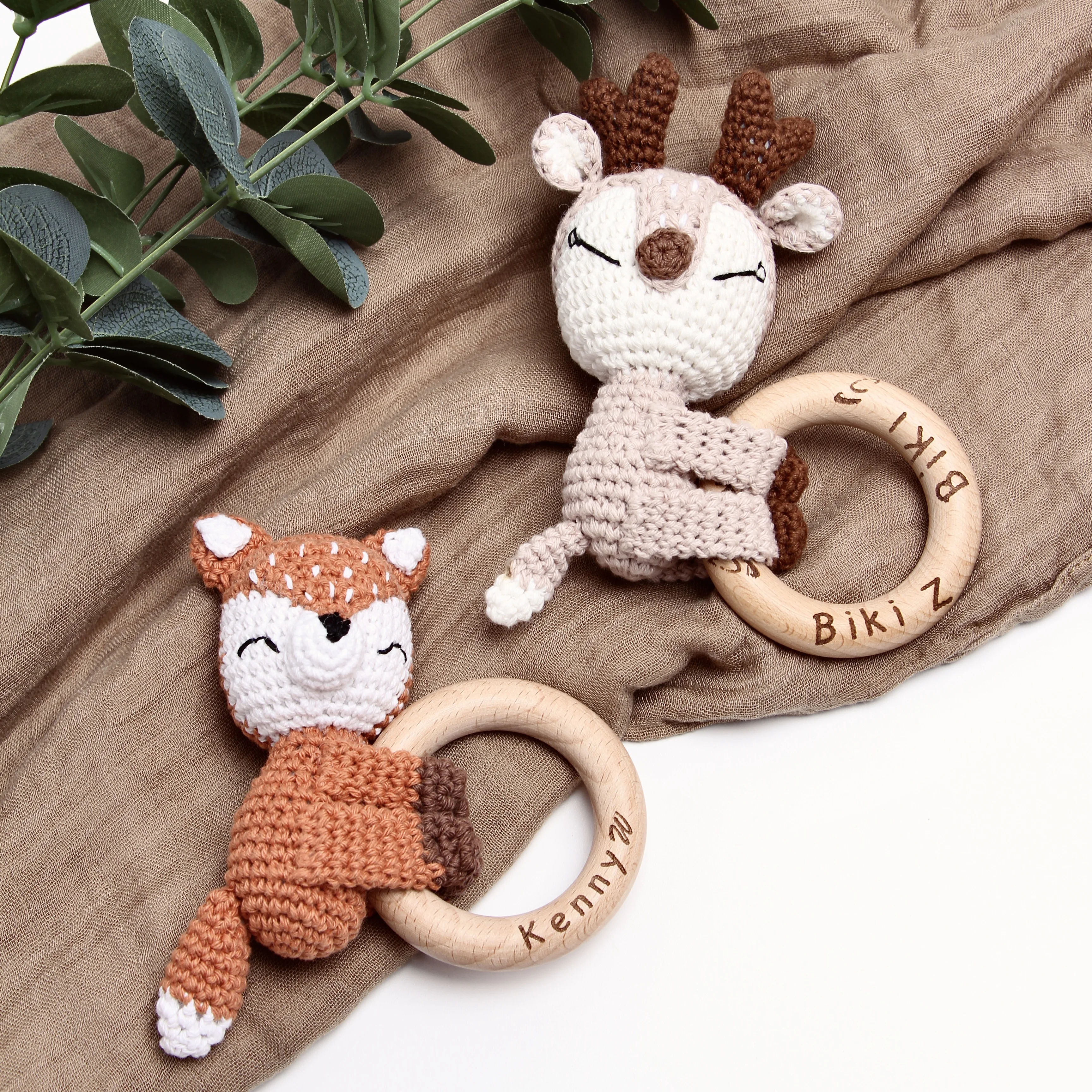 Logo Engraving Bunny Elephant Rabbit Reindeer Fox Baby Wooden Ring crochet Rattle Toys Handmade gift
Logo Engraving Bunny Elephant Rabbit Reindeer Fox Baby Wooden Ring crochet Rattle Toys Handmade gift