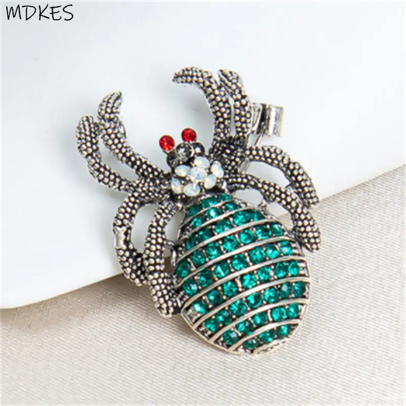 Brooch Fashion Creative Retro Exaggerated Punk Insect Spider Pin Men's Suit Rhinestone Corsage
Brooch Fashion Creative Retro Exaggerated Punk Insect Spider Pin Men's Suit Rhinestone Corsage