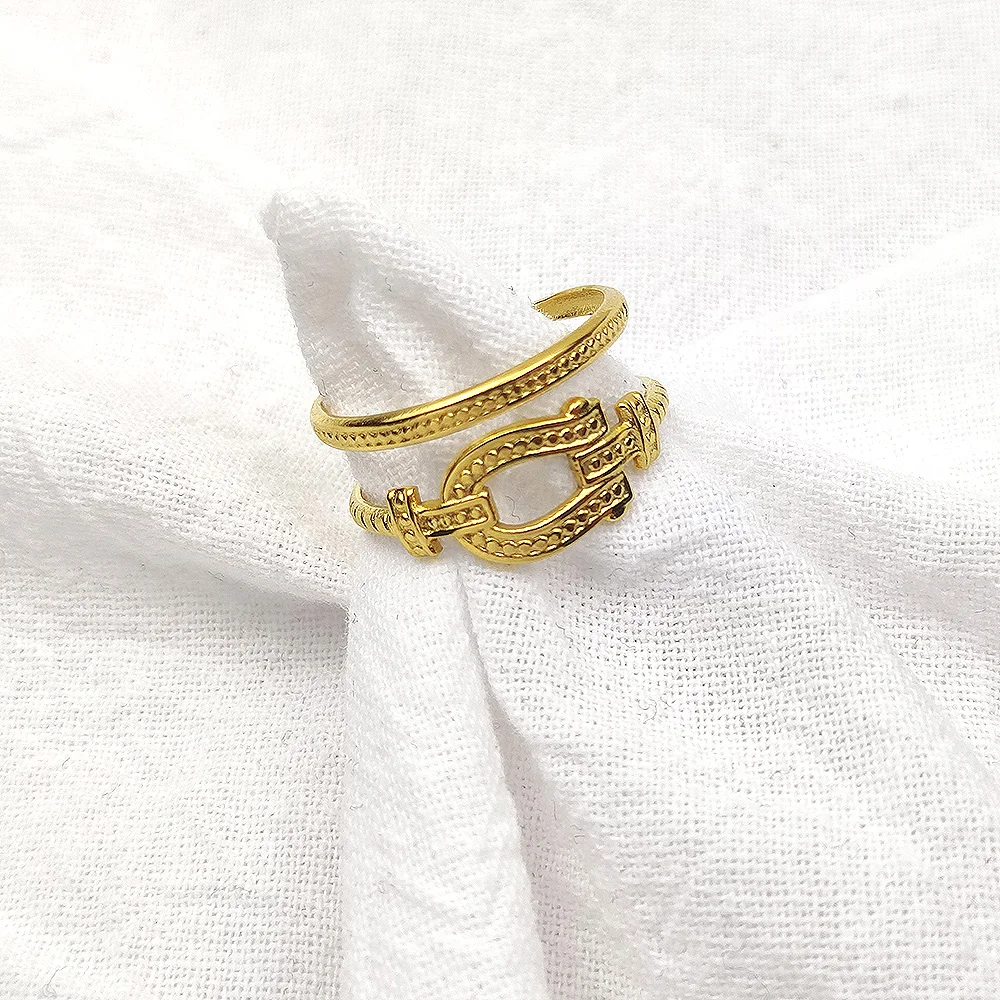 Man Rings Personality Lock Buckle Shape Gold Open Adjustable Stainless Steel Jewelry Women Gothic Snake Rings Gift Anillo Hombre
Man Rings Personality Lock Buckle Shape Gold Open Adjustable Stainless Steel Jewelry Women Gothic Snake Rings Gift Anillo Hombre