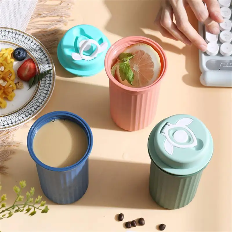 2023 New Handheld Cup Sealed Water Cup Portable Outdoor Coffee Cup With Lid Handle Plastic Cup Gift
2023 New Handheld Cup Sealed Water Cup Portable Outdoor Coffee Cup With Lid Handle Plastic Cup Gift