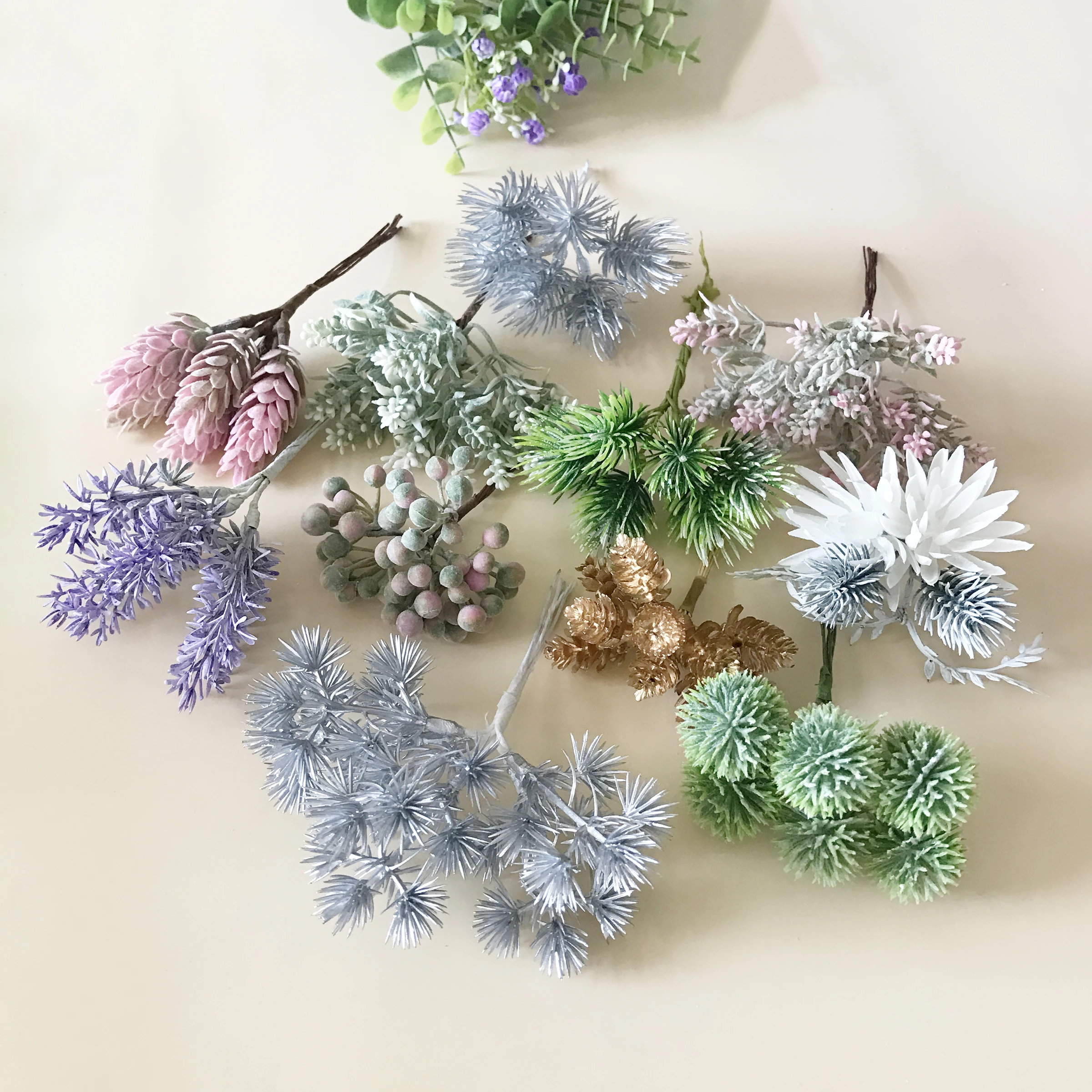 6pcs Artificial Grass Simulation Ferns Plant Artificial Flowers for DIY Scrapbooking Home Wedding Christmas Decoration
6pcs Artificial Grass Simulation Ferns Plant Artificial Flowers for DIY Scrapbooking Home Wedding Christmas Decoration
