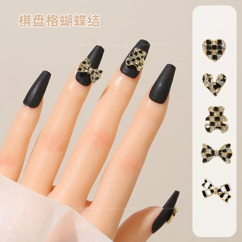 10Pcs/Lot Net Red New Alloy Nail Art Jewelry Fashion Hot Selling Black and White Checkerboard Bow Diamond DIY Jewelry Wholesale
10Pcs/Lot Net Red New Alloy Nail Art Jewelry Fashion Hot Selling Black and White Checkerboard Bow Diamond DIY Jewelry Wholesale