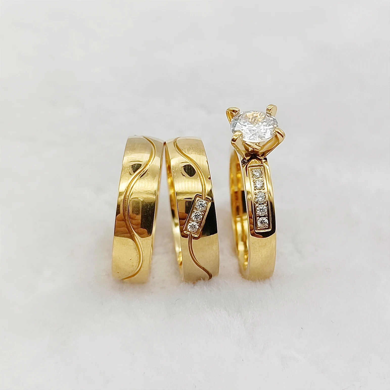 3pcs Couples Wedding Rings Sets For men and women 18k Gold Plated Jewery cz Diamond Engagement Ring bijoux plaqué or
3pcs Couples Wedding Rings Sets For men and women 18k Gold Plated Jewery cz Diamond Engagement Ring bijoux plaqué or