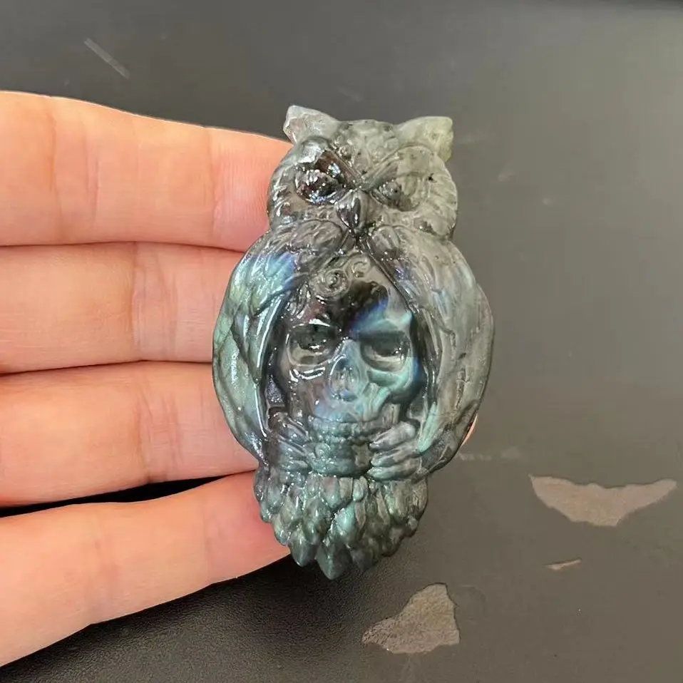 55MM Natural Stone Labradorite Carved Owl Skull Home Decor, Pendants, Gifts, Crystal Carvings
55MM Natural Stone Labradorite Carved Owl Skull Home Decor, Pendants, Gifts, Crystal Carvings