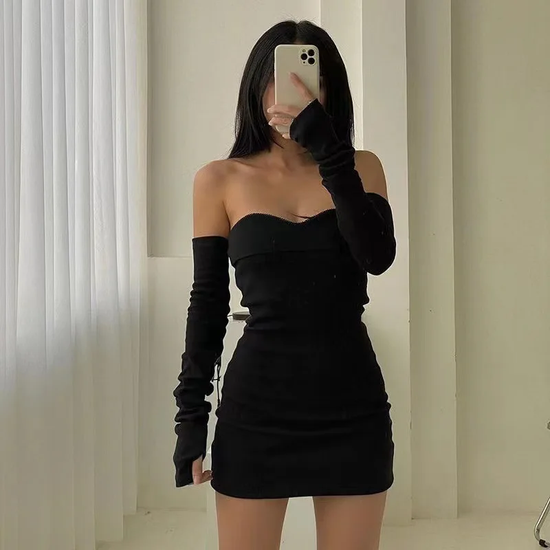 Sexy one shoulder strapless dress women's long sleeve stitching slim fit small black skirt with buttocks PD
Sexy one shoulder strapless dress women's long sleeve stitching slim fit small black skirt with buttocks PD