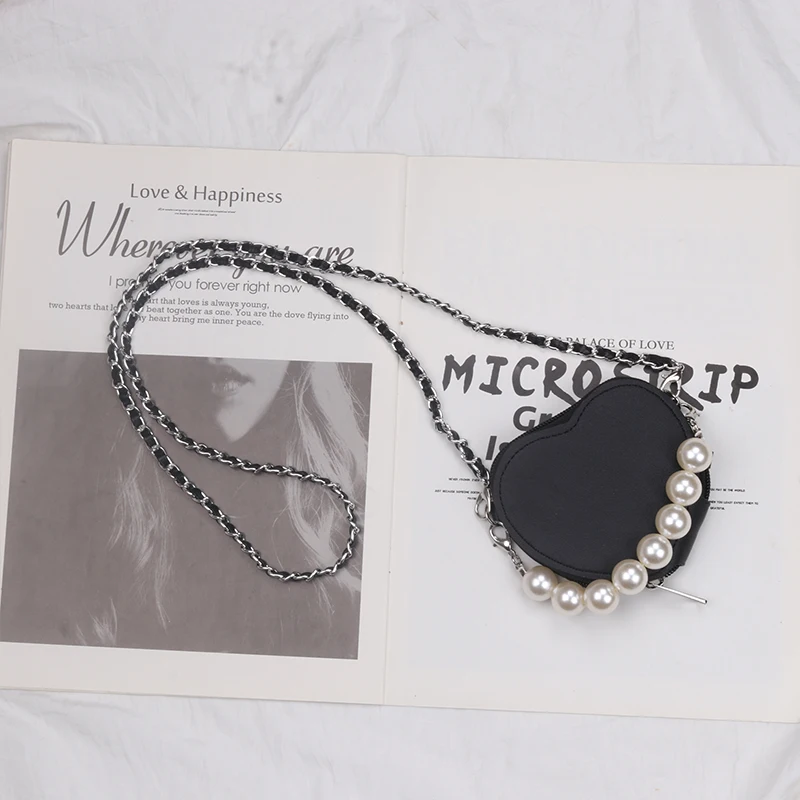 New Ladies Waist Chain Accessories Mini PU Bag Decorative Chain Girls Belt Style Simple Korean Waist Chain Pearl Chain Belt Bag
New Ladies Waist Chain Accessories Mini PU Bag Decorative Chain Girls Belt Style Simple Korean Waist Chain Pearl Chain Belt Bag